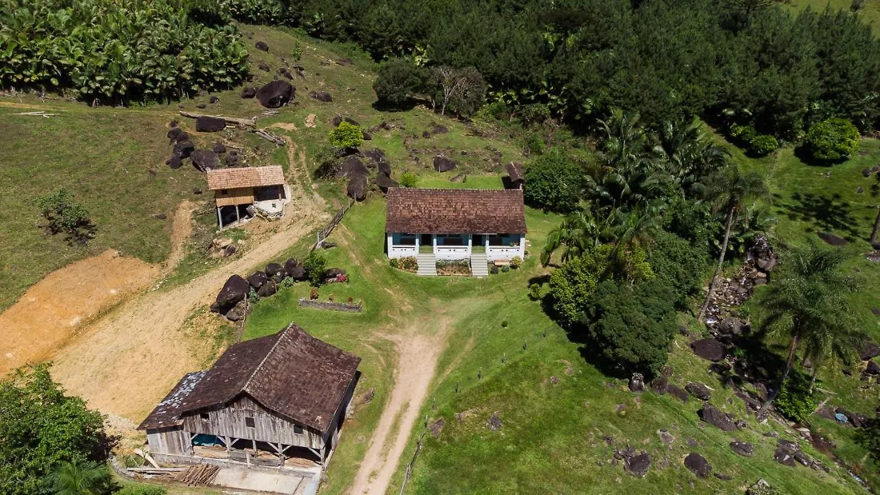Villa Recanto Kuglin, Casa Enxaimel junto a natureza Pomerode Brasile