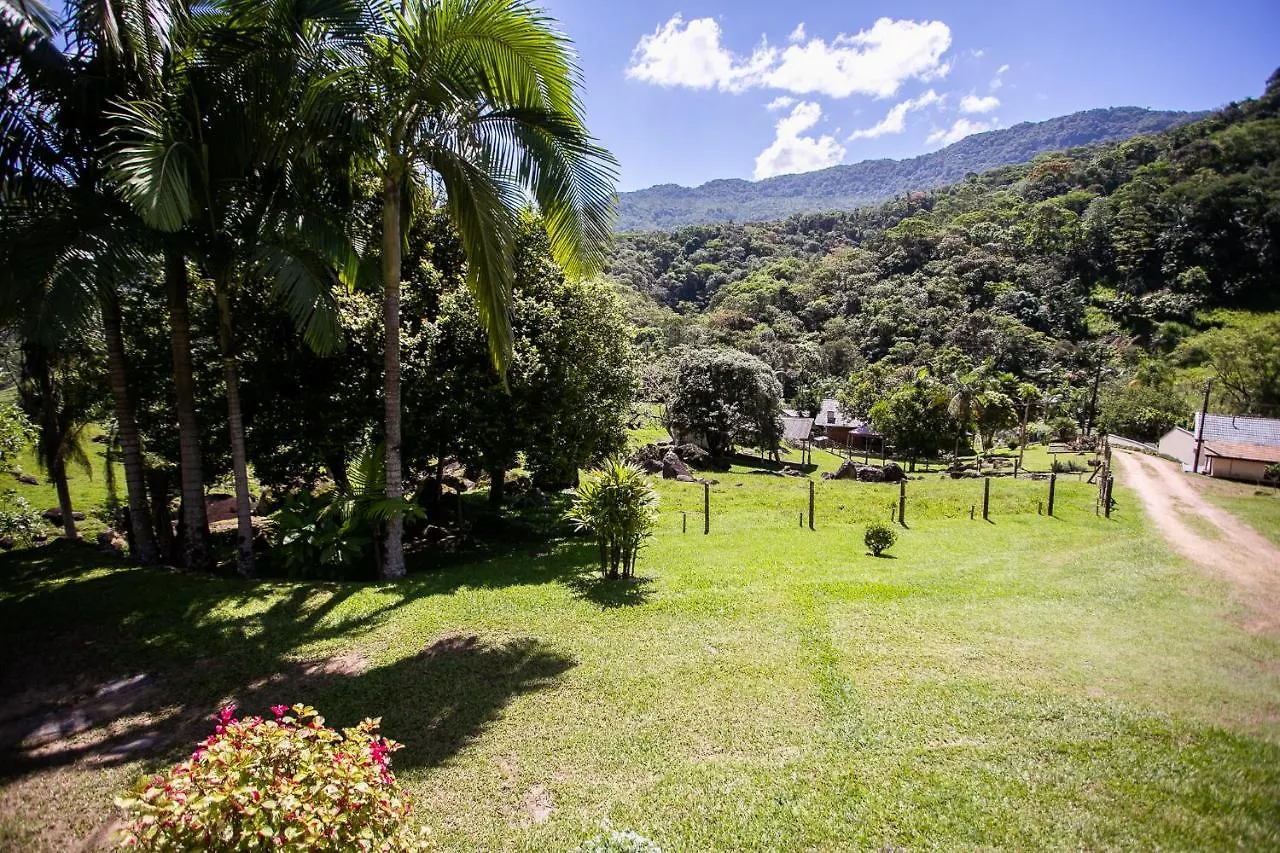 Villa Recanto Kuglin, Casa Enxaimel junto a natureza Pomerode Brasile