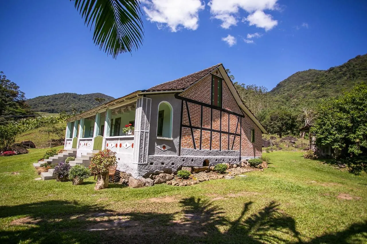 Recanto Kuglin, Casa Enxaimel junto a natureza Pomerode