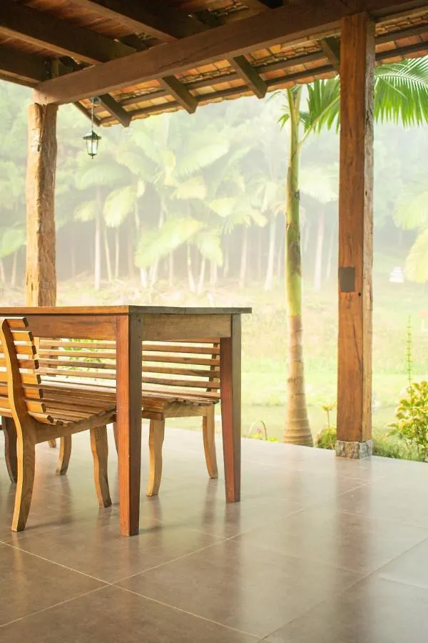 Recanto Kuglin, Casa Enxaimel junto a natureza Pomerode Villa